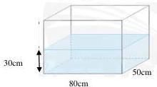 Bể cá hình hộp chữ nhật có đáy 80cm x 50cm và chiều cao mực nước ban đầu 30cm