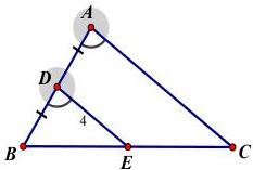 Tam giác ABC với D thuộc AB, E thuộc BC, DE = 4 cm, AD = BD