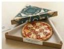 Hộp giấy hình tam giác đều đựng vừa khít bánh pizza hình tròn