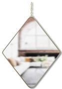 Chiếc gương treo tường dạng hình thoi
