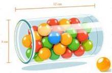 Ống đựng vitamin C hình trụ có đường kính đáy 4cm, chiều cao 12cm chứa các viên vitamin C hình cầu