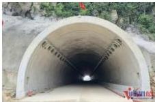 Ảnh chụp một ống hầm của hầm Trường Vinh.