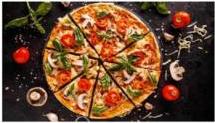 Chiếc bánh pizza được cắt thành 8 miếng bằng nhau