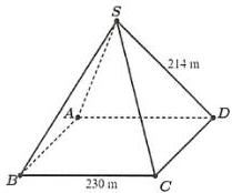 Hình chóp đều S.ABCD minh họa kim tự tháp với cạnh bên 214 m và cạnh đáy 230 m