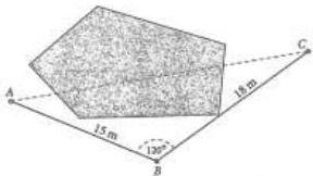 Hình minh họa điểm B, nhà A, cột điện C và cái ao với AB = 15m, BC = 18m, góc ABC = 120°