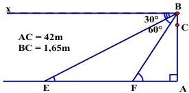Sơ đồ quan sát tàu từ ngọn hải đăng với góc hạ $30^{\circ}$ và $60^{\circ}$, $AC = 42\text{m}$, $BC = 1,65\text{m}$